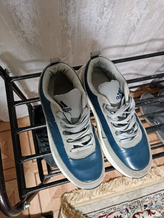 Кросовки даром находится в Караганде.