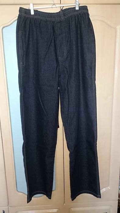 Продам    джинсы.