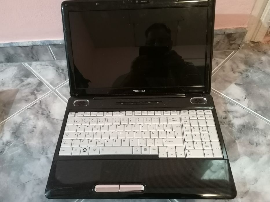 Vand Laptop Toshiba