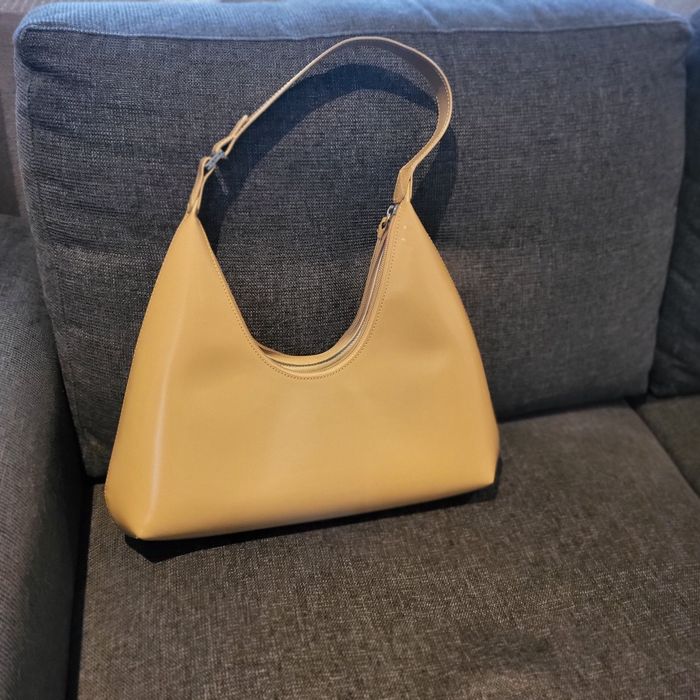 Оригинална чанта на марката By Far