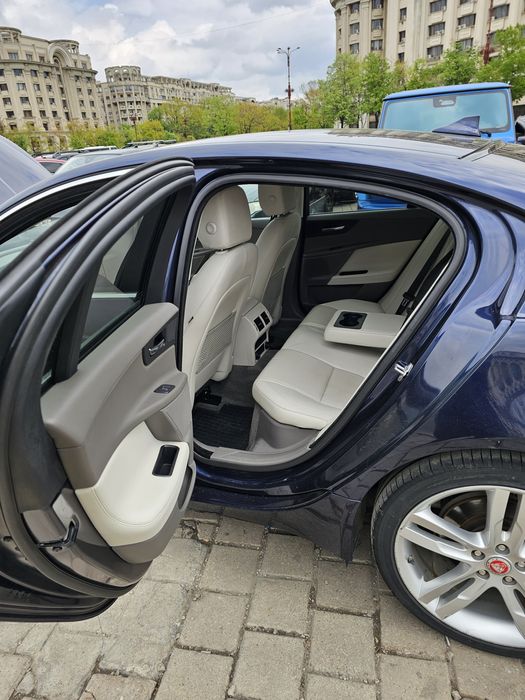 Vand Jaguar XE an2016
