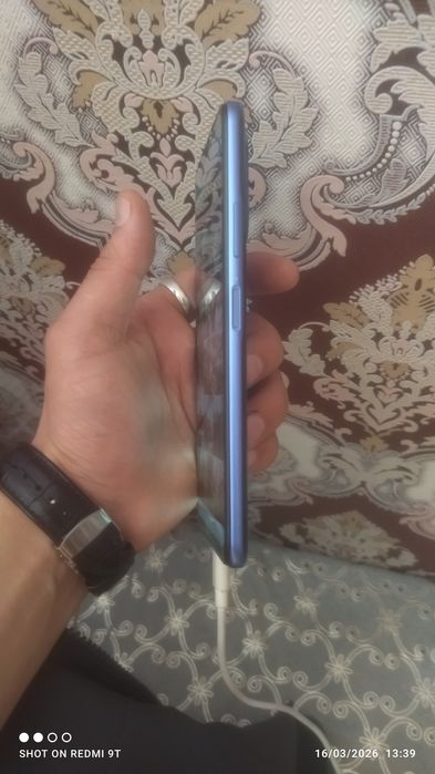 HUAWEI Judayam chiroyli telefon ishlashi juda yaxshi kelishtirip beram