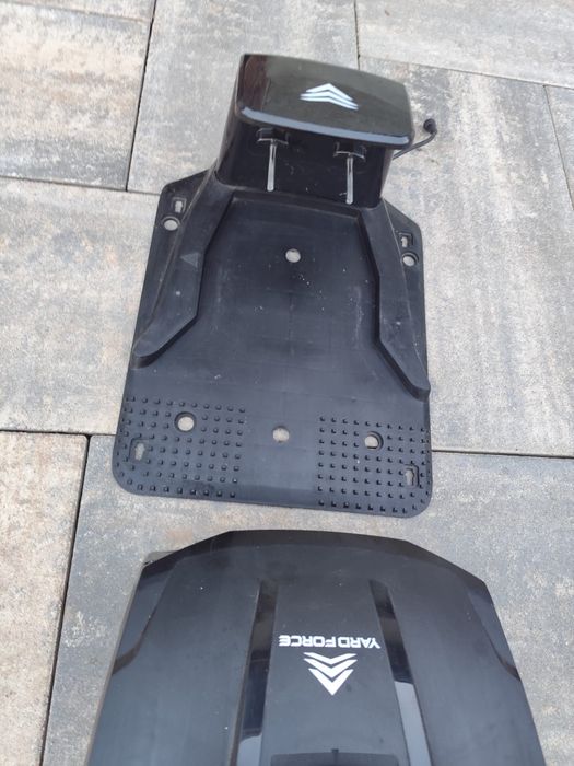 Robot tuns gazonul Yard Force MB 400, aproape nou