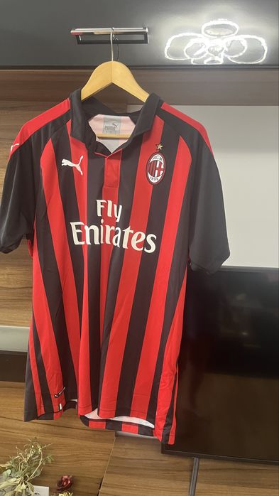 Tricou  - mărimea  XL , trimit si in țară prin fan courier