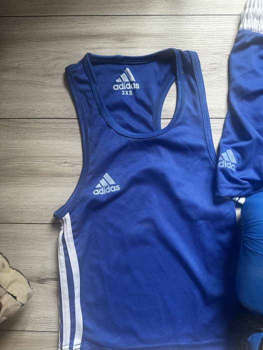 боксерский форма перчаткий шлем