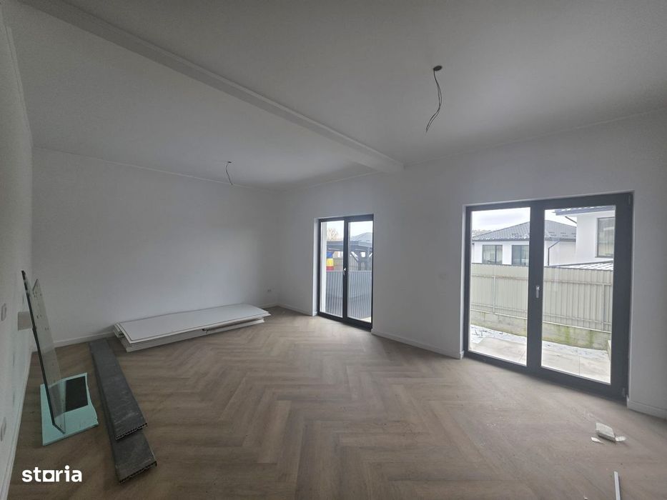 Apartament 4 camere dispus pe 2 niveluri