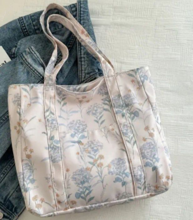 Дамски чанти дънкови, кожени, кадифе