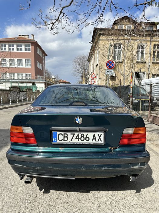 BMW 320i E36.