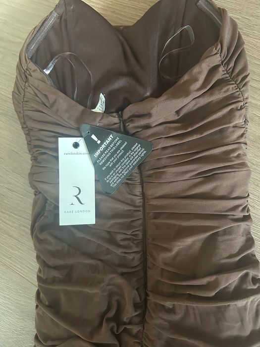 Нова рокля Rare London