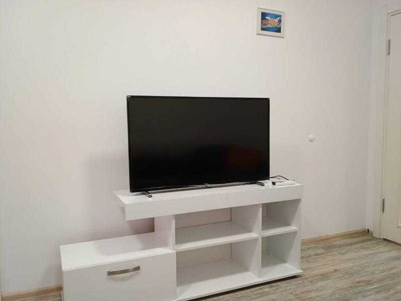 Дава се под наем Двустаен апартамент в Бургас, Център - 70 кв.м за 326.4 € - Снимка #3