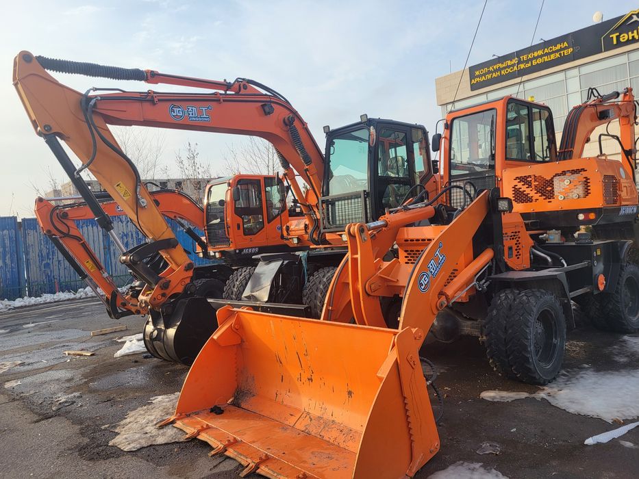 Экскаваторы продаётся новый