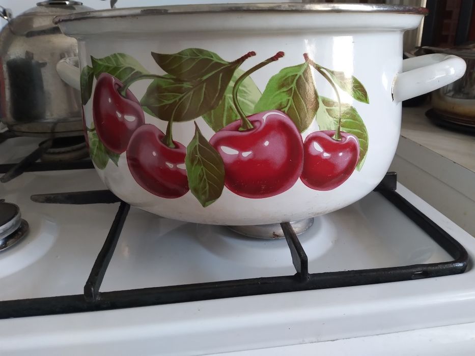 Продам кастрюлю не дорого