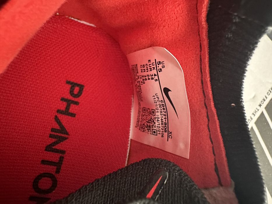 Продам бутсы красного цвета