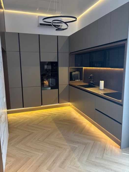 PENTHOUSE LUXURY | Jacuzzi Privat | Terasă 85 mp | Fotovoltaice | Parcare Subterană | Coresi Brașov