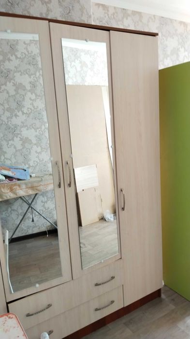 Шифоньер с рабочим столиком