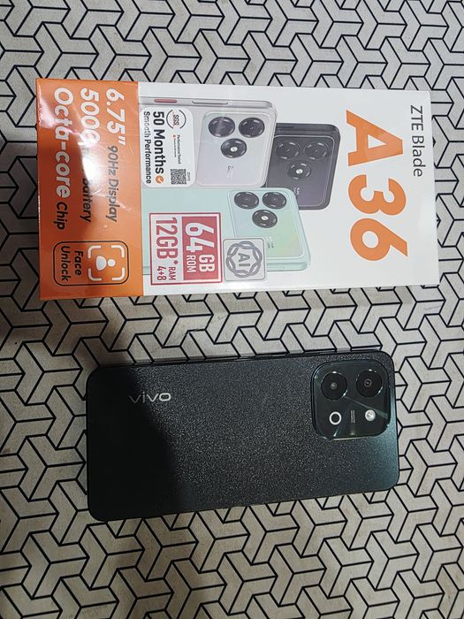 6 телефонов. 2 работающих