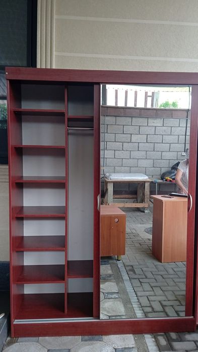 Продам шкаф для одежды, тумба - комод