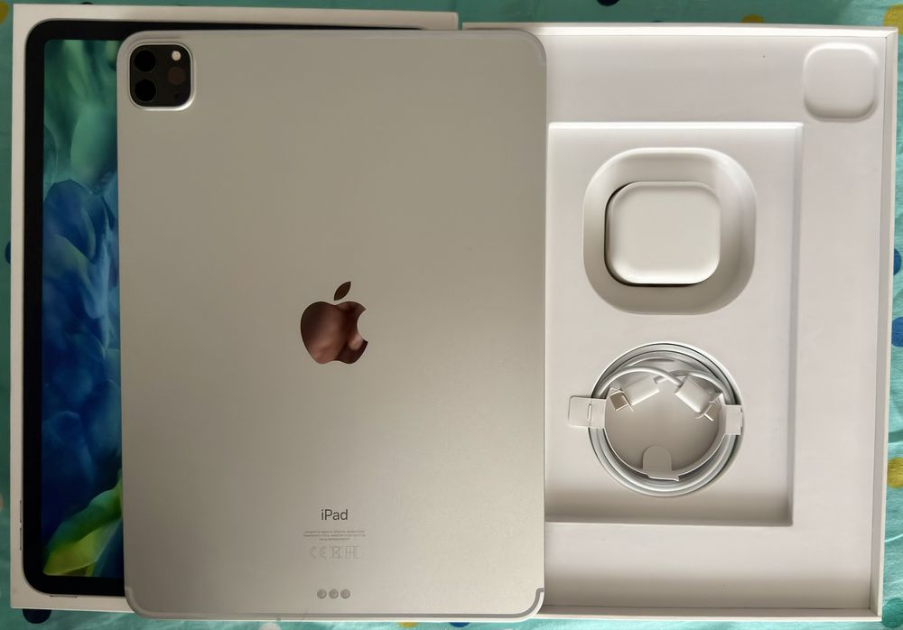 iPad Pro + Apple Magic Keyboard + Apple Pencil