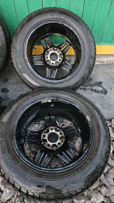 Продам диски с резиной зима AMG R16