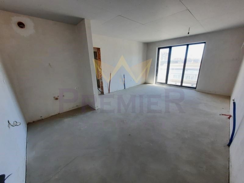 Продава се Двустаен апартамент в София, Витоша - 72 кв.м за 1870 €/кв.м - Снимка #2