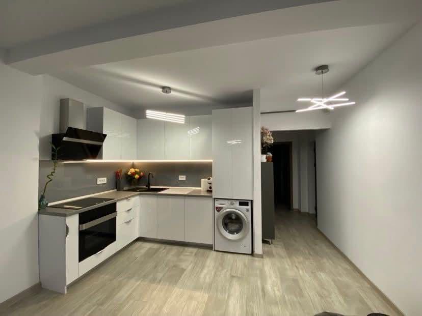 Apartament 2 camere etaj 3/3