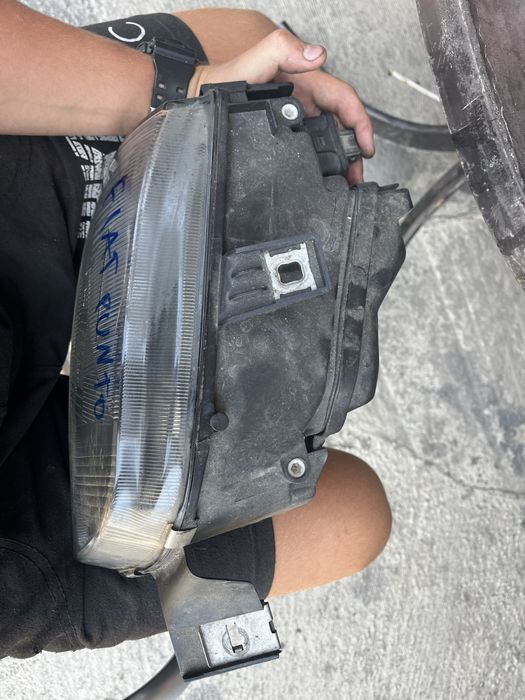 Десен фар FIAT PUNTO