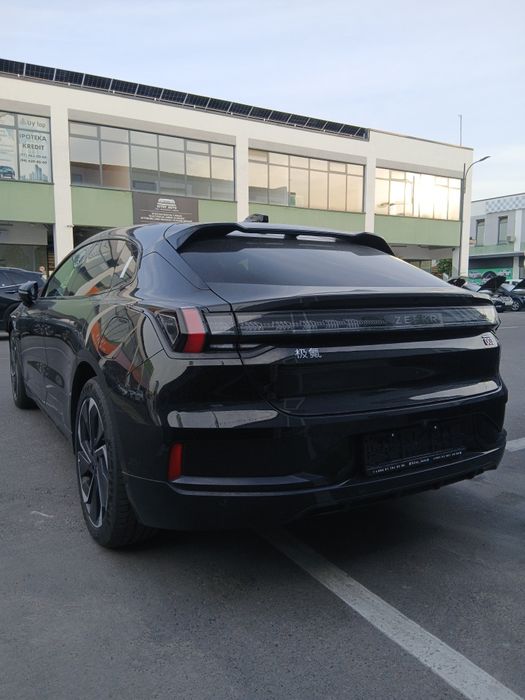 Zeekr 001 you 3.8s / 100 km full 4wd