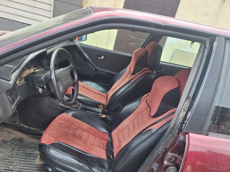 Продам машину Audi B4 сидан. Обьем 1и6 бензин.