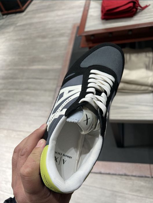 Продам красовка оригинал бренд ARMANI EXCHANGE