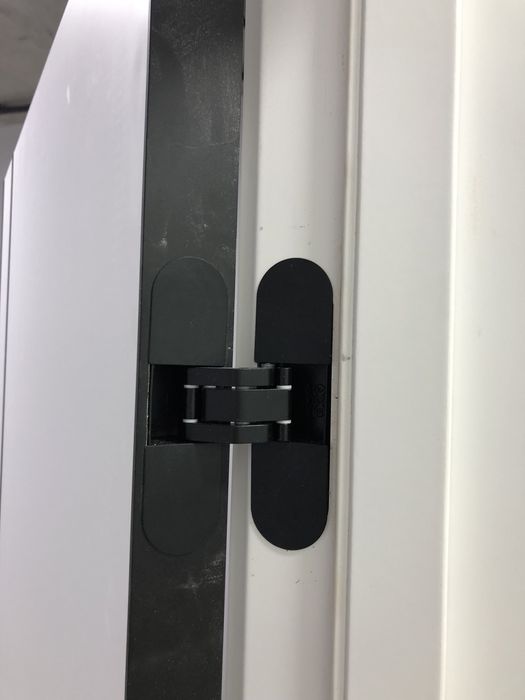 Установка дверей.