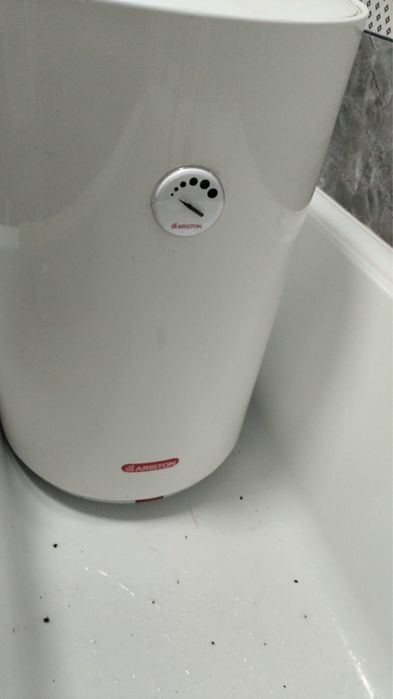 Аристон 80 литр .