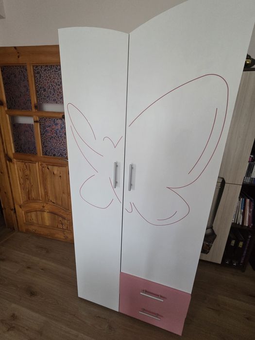 Гордероб и тоалетка с огледало