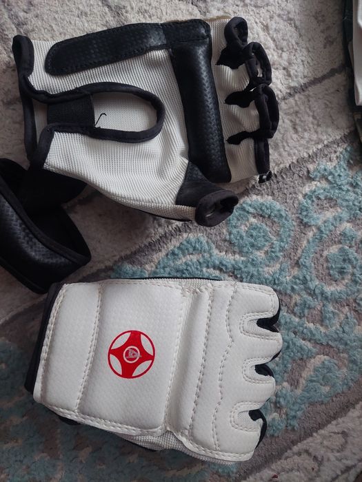 Перчатки для каратэ