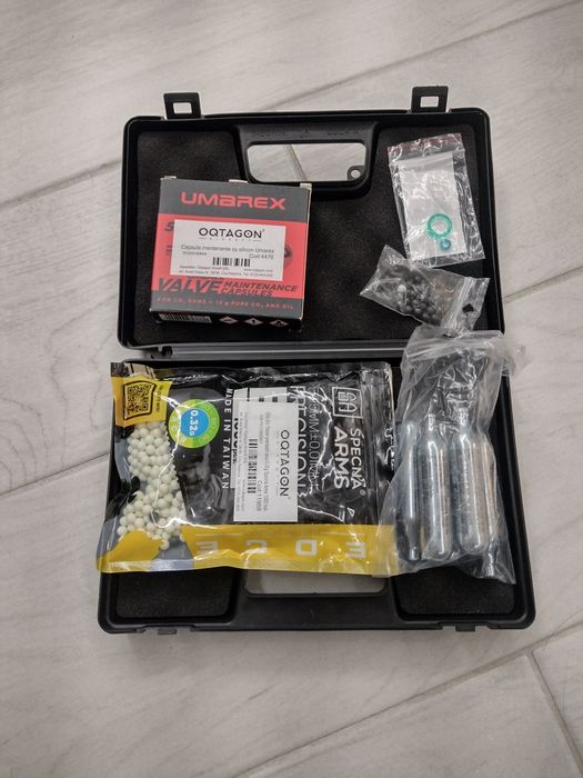 Vând pistol airsoft CO2,WALTHER P 99 DAO,nu necesita permis,3j