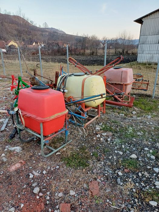 Met de erbicidat de 330 litri și de 200 de litri