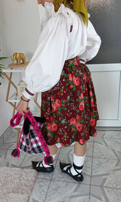 Sumna cu model floral