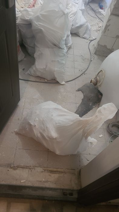 Transport moloz mobila debarasare apartamente curățenie la cerere