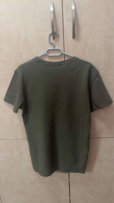 Класическа мъжка тениска в тъмнозелен цвят