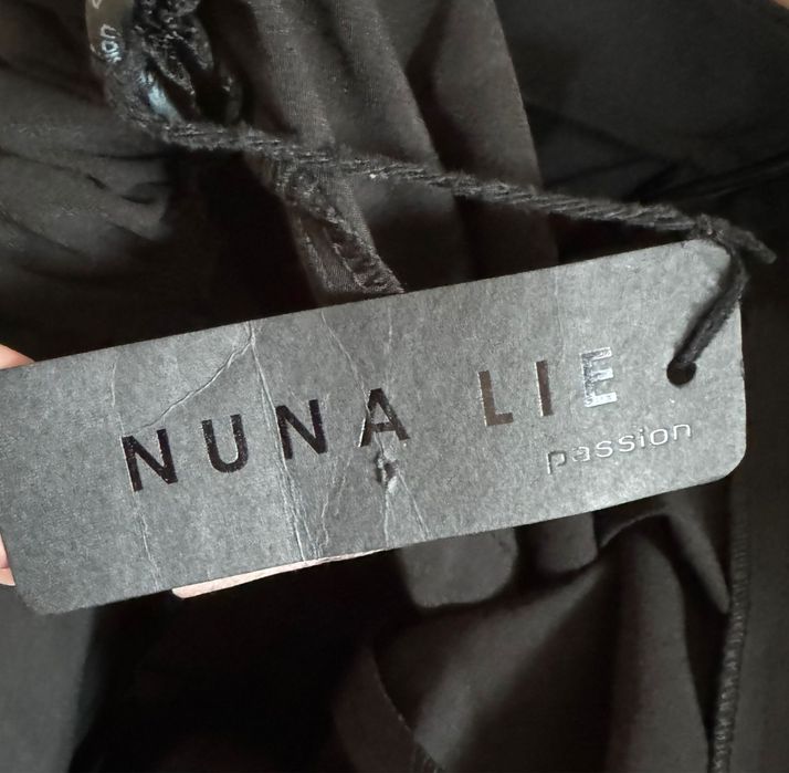 Pantaloni noi superbi