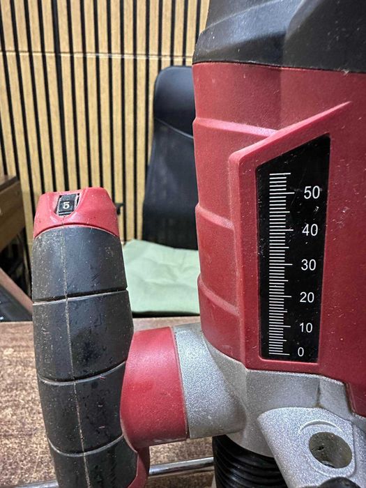 Оберфреза EINHELL th-ro 1100 e