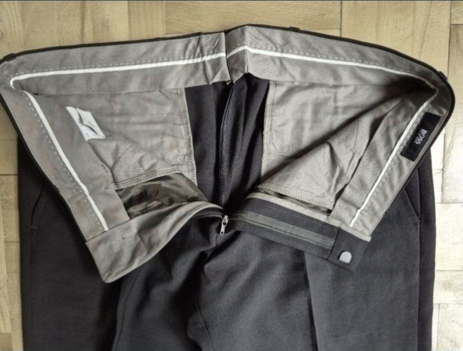 Pantaloni eleganți Hugo Boss pentru Bărbați, Lână Virgină - W34/L32