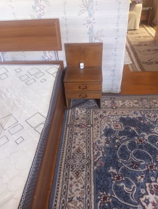 Продам кровать с матрасом