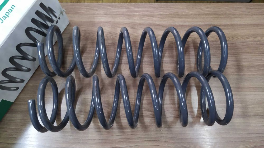 Пружины задние усиленные на Nissan WD21, R20