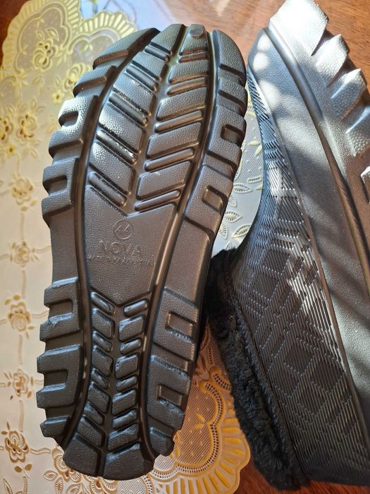 Галоши         .