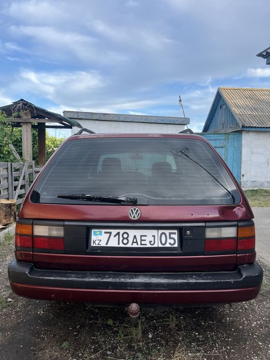 Продам машину VOLKSWAGEN PASSAT 1992г