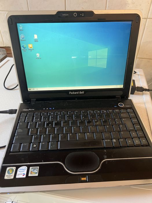 Продавам лаптоп с Уиндоус 7