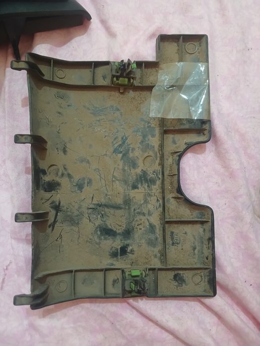 Крышка предохранителей Фольксваген Гольф3