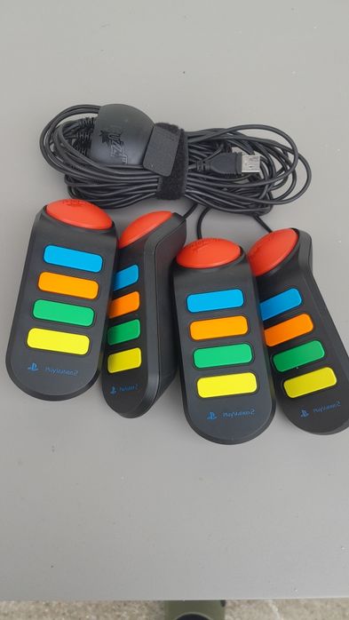 PlayStation 2, 3 Buzz! Buzzer