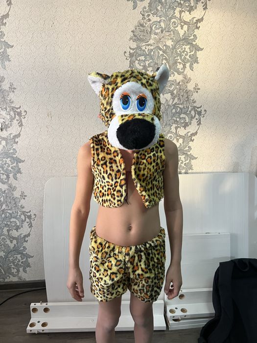Продам детский костюм тигренка на 2-5 лет