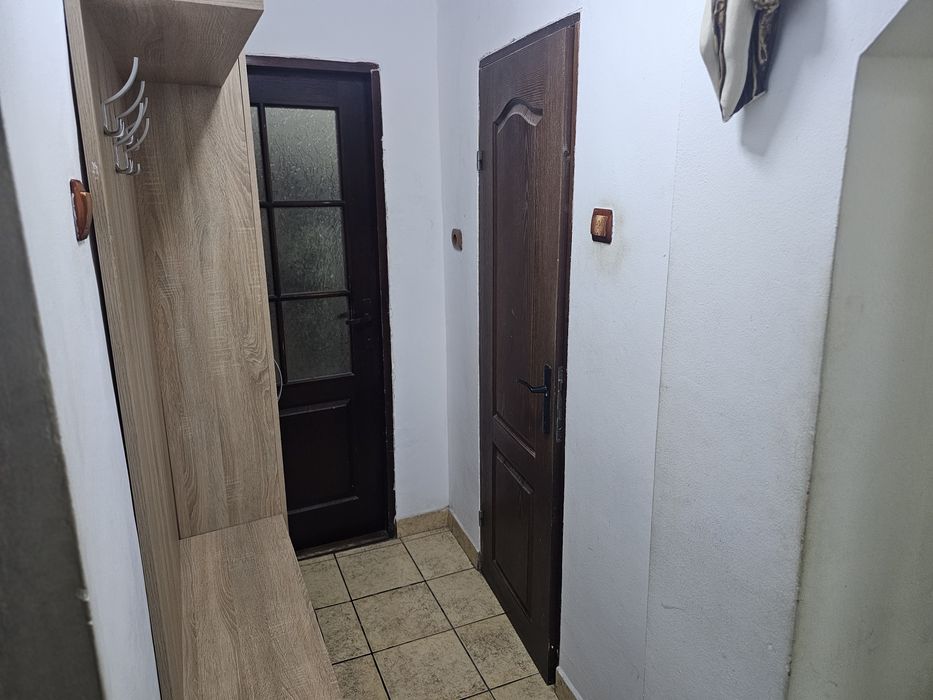 Apartament 3 Camere zona Piata 9 mai de închiriat